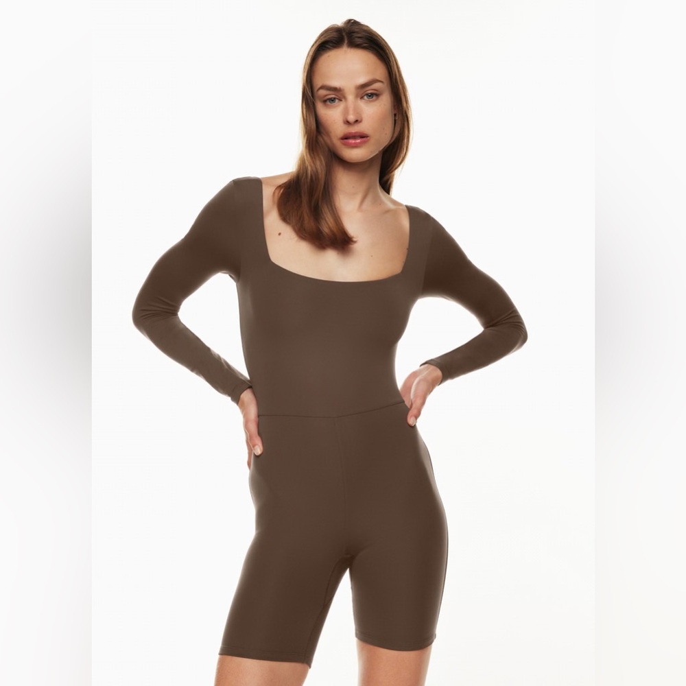 Aritzia | Babaton Contour Squareneck Longsleeve Romper